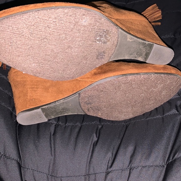 Chinese Laundry Tan Zip Up Bootie With Fringe Tassel - Picture 6 of 8